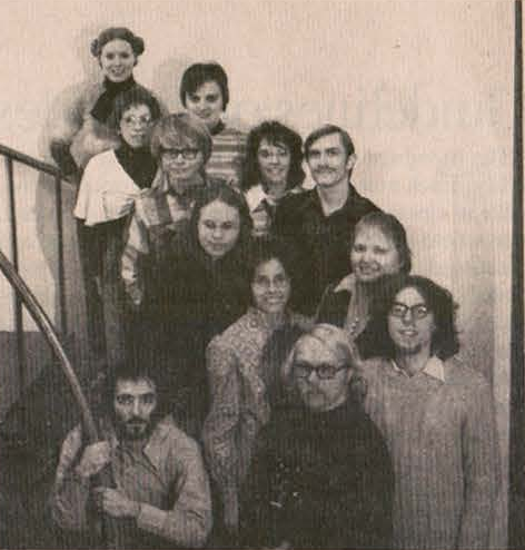 File:New Day Bahai Singers group.png