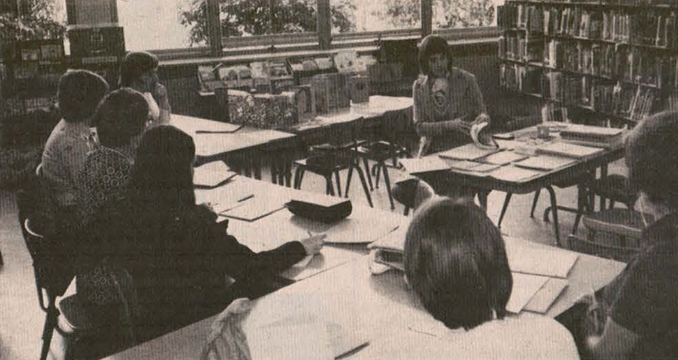 File:Deborah Christensen childrens materials workshop.png