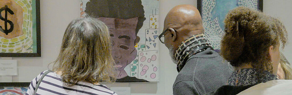 File:Attendees at the art exhibition-1.jpg