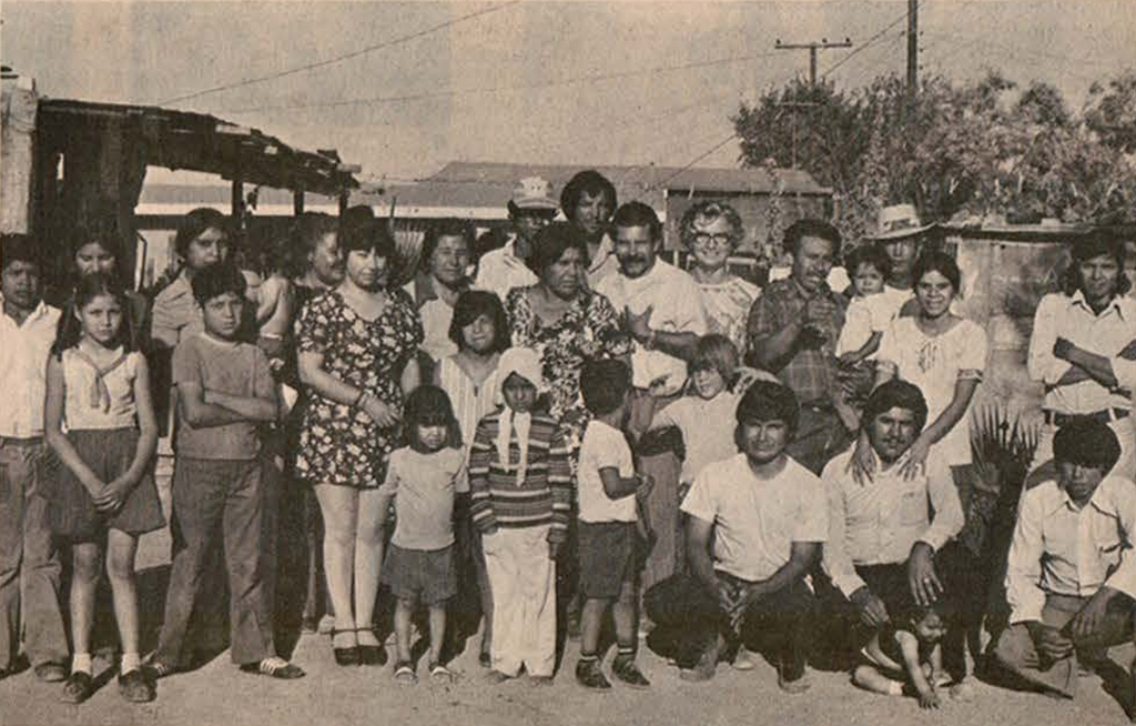 File:Mexicali Bahai construction group.png