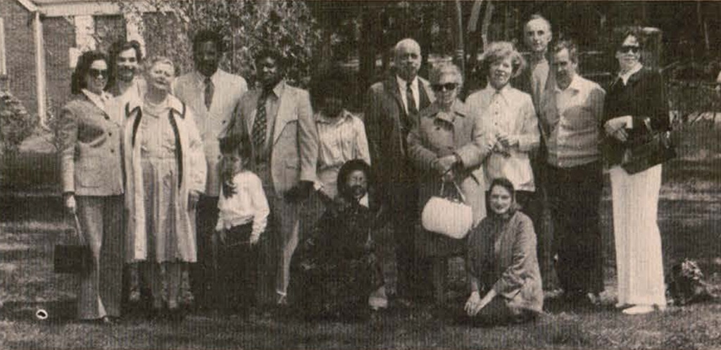 File:Bahais of Teaneck city park.png